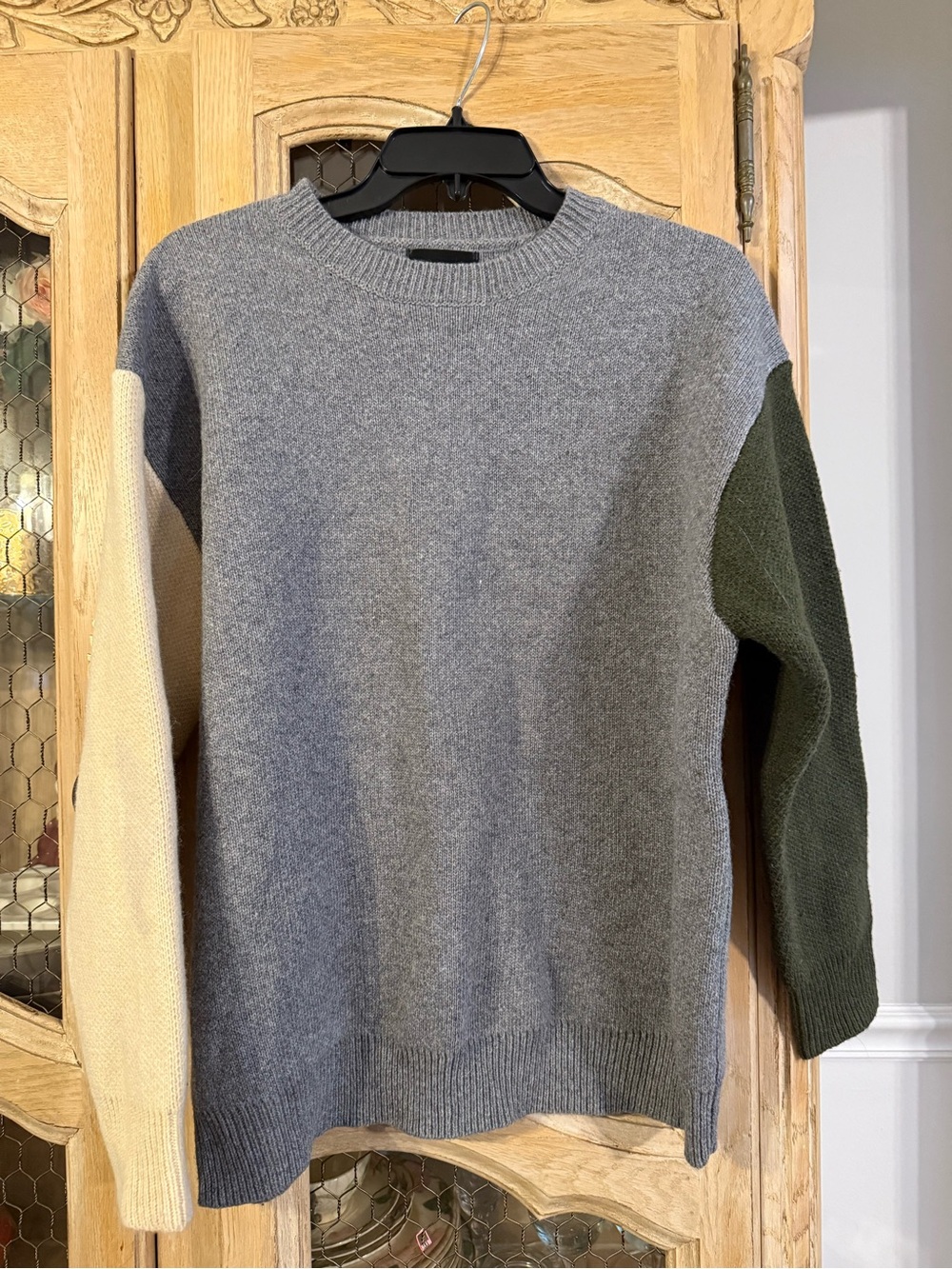 Line & Dot Crewneck Colorblock Sweater - Gray/Olive/Cream